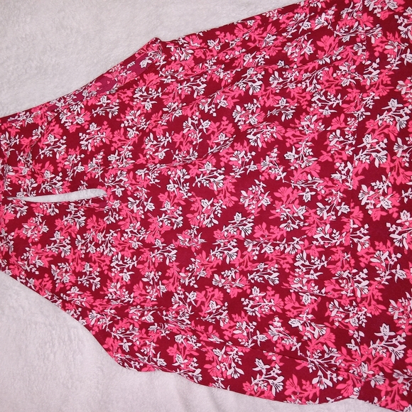 Express Red and White Floral Top - Picture 8 of 16
